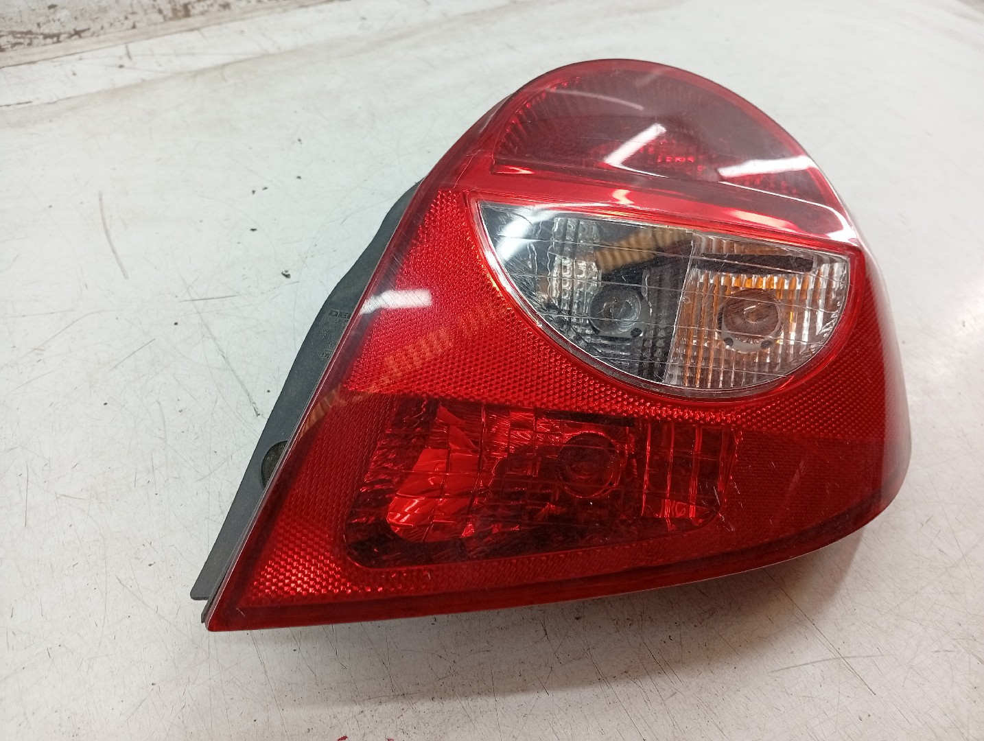 Farolim Stop Direito RENAULT CLIO III (BR0/1, CR0/1) | 05 -  Imagem-1