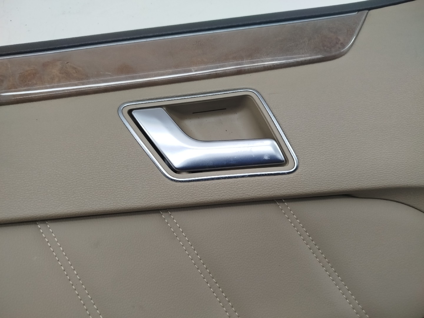 Quartela de porta trás esquerda MERCEDES-BENZ E-CLASS (W212) | 09 - 16 Imagem-1