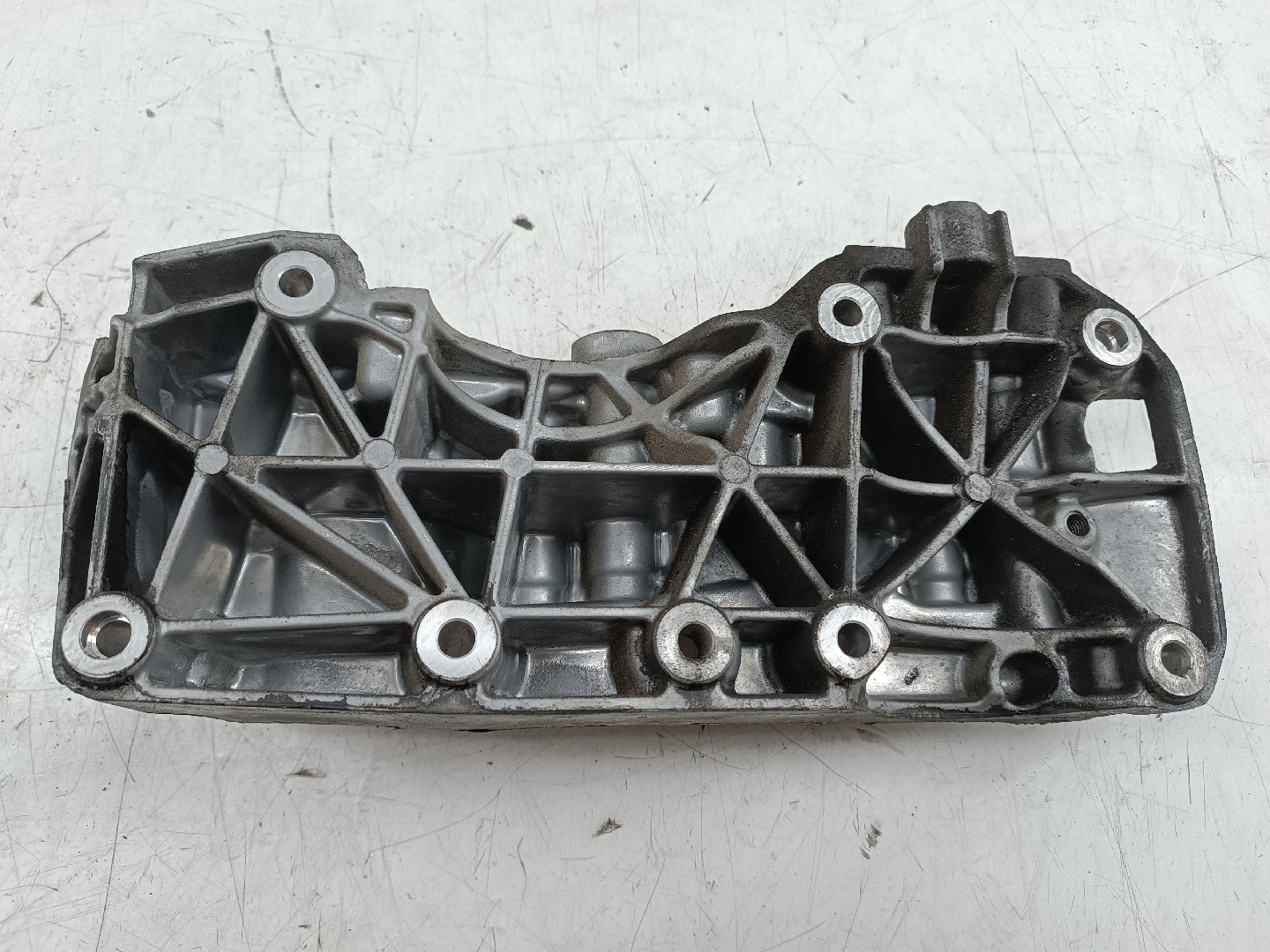 Suporte De Alternador BMW 3 (F30, F80) | 11 - 18 Imagem-1