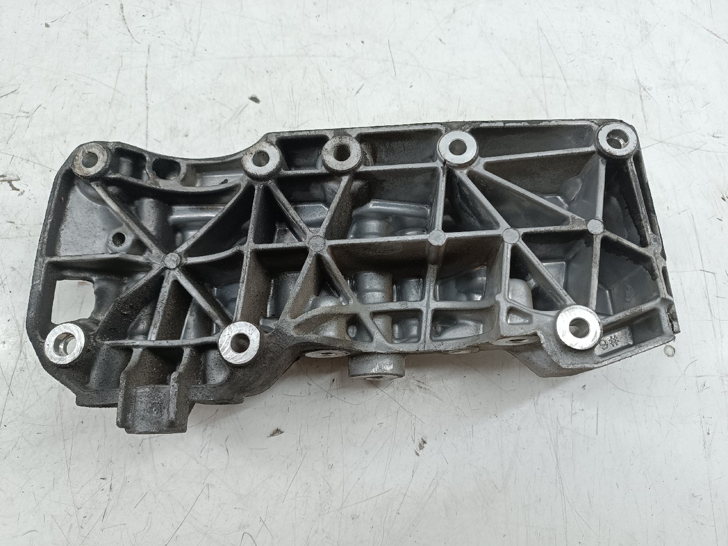 Suporte De Alternador BMW 3 (F30, F80) | 11 - 18
