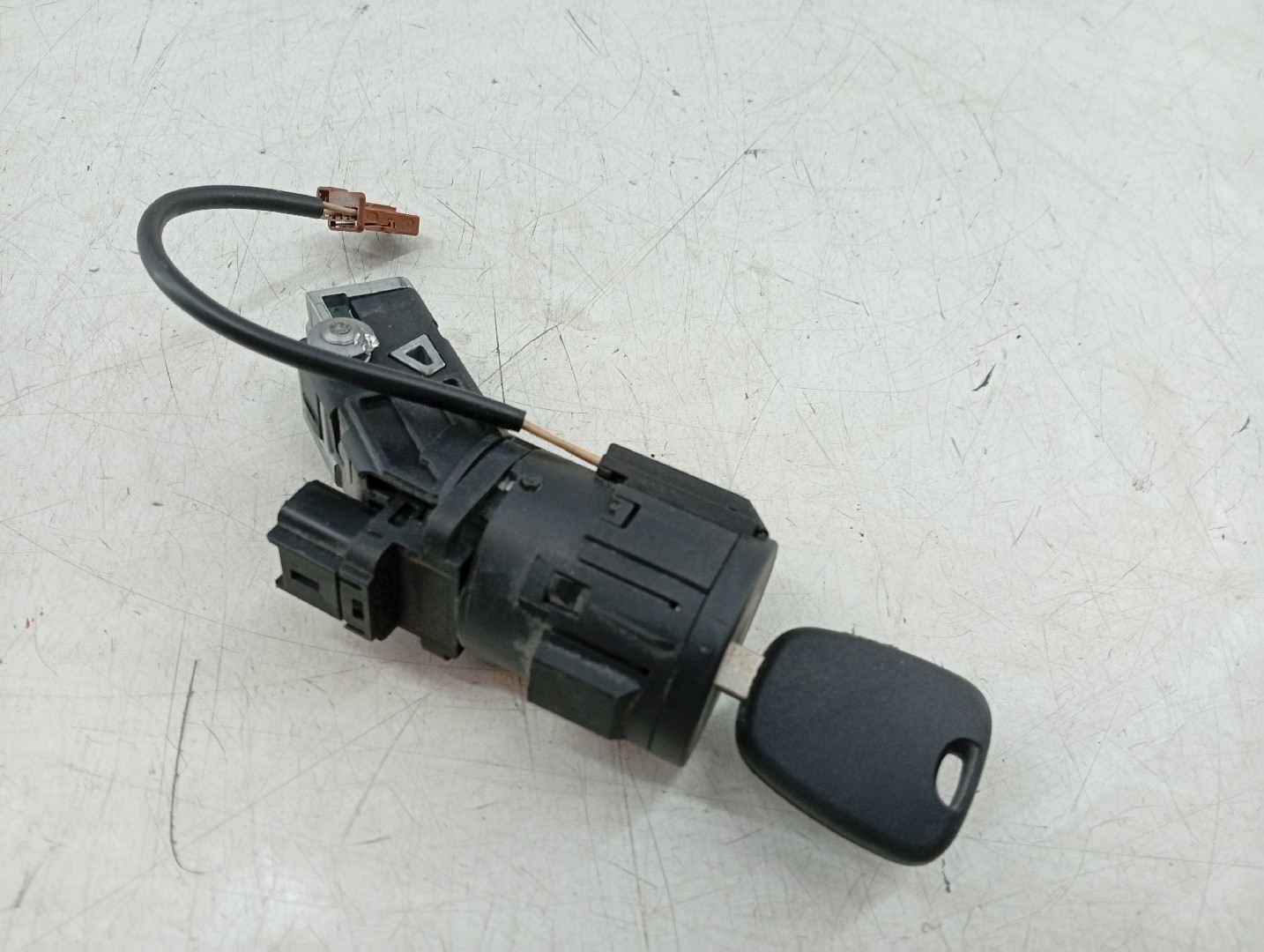 Canhão da ignição PEUGEOT 208 I (CA_, CC_) | 12 - 