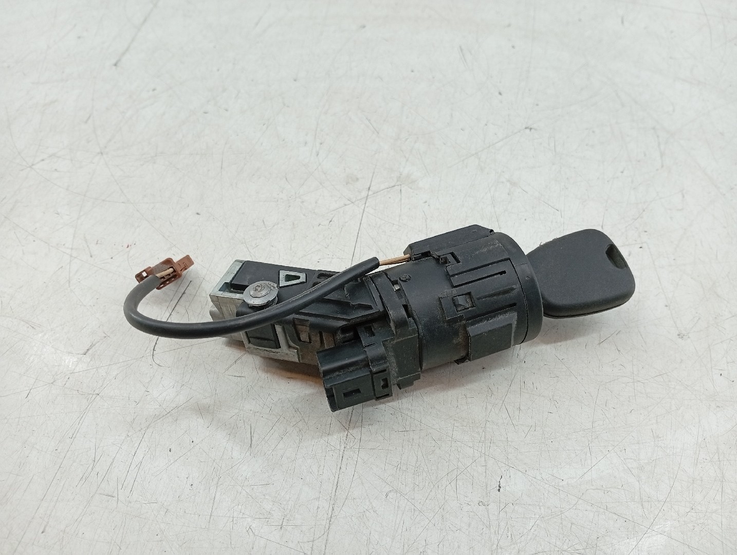 Canhão da ignição PEUGEOT 208 I (CA_, CC_) | 12 -  Imagem-5