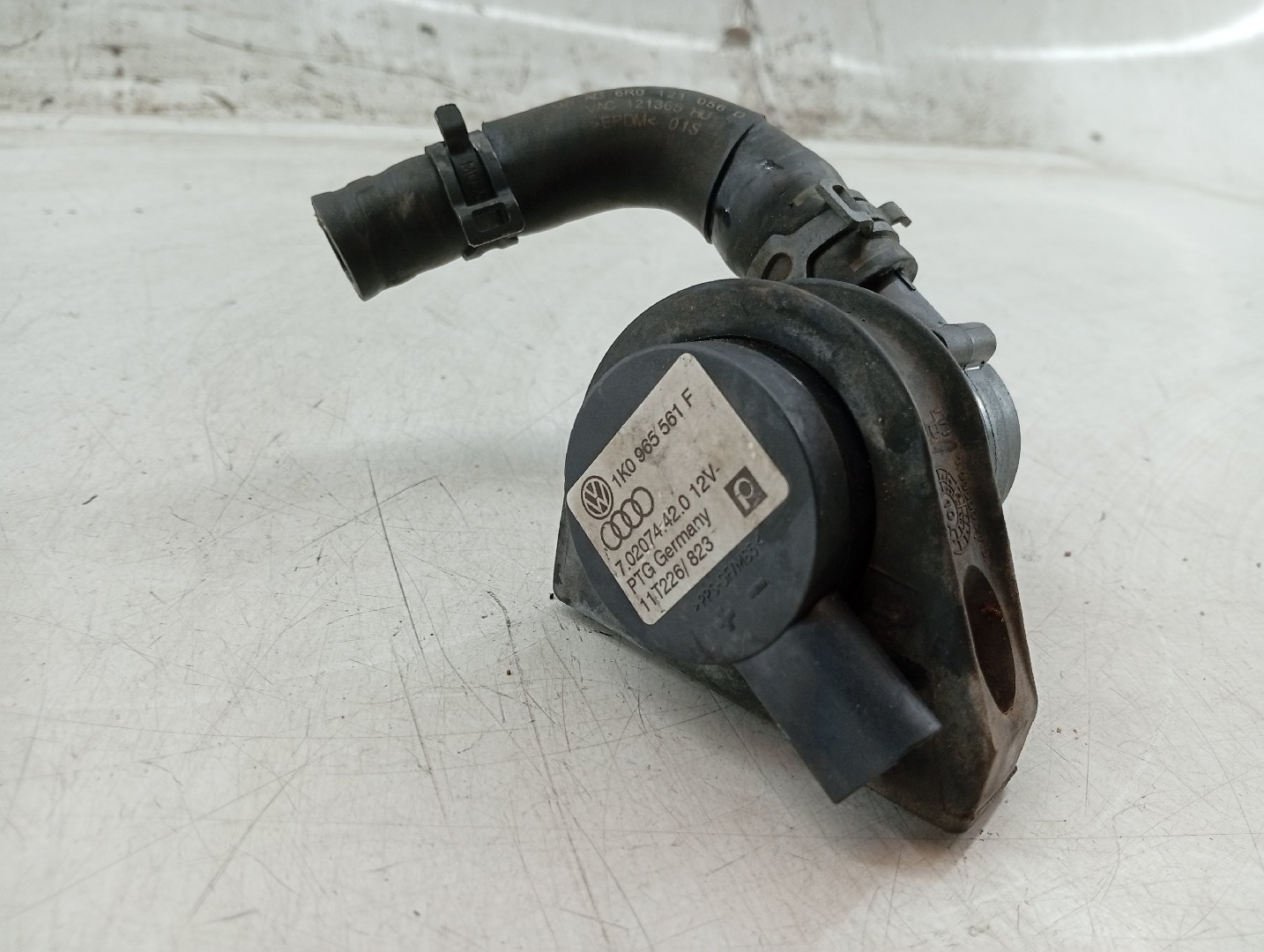 Bomba de agua VOLKSWAGEN POLO (6R1, 6C1) | 09 - 