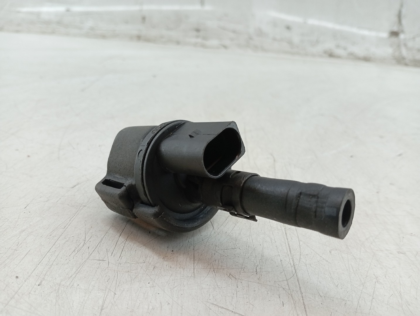 Válvula solenóide VOLKSWAGEN POLO (6R1, 6C1) | 09 -  Imagem-1