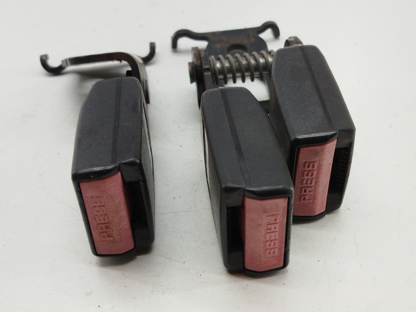 Encaixe cinto traseiro RENAULT MEGANE II Grandtour (KM0/1_) | 03 - 12 Imagem-3