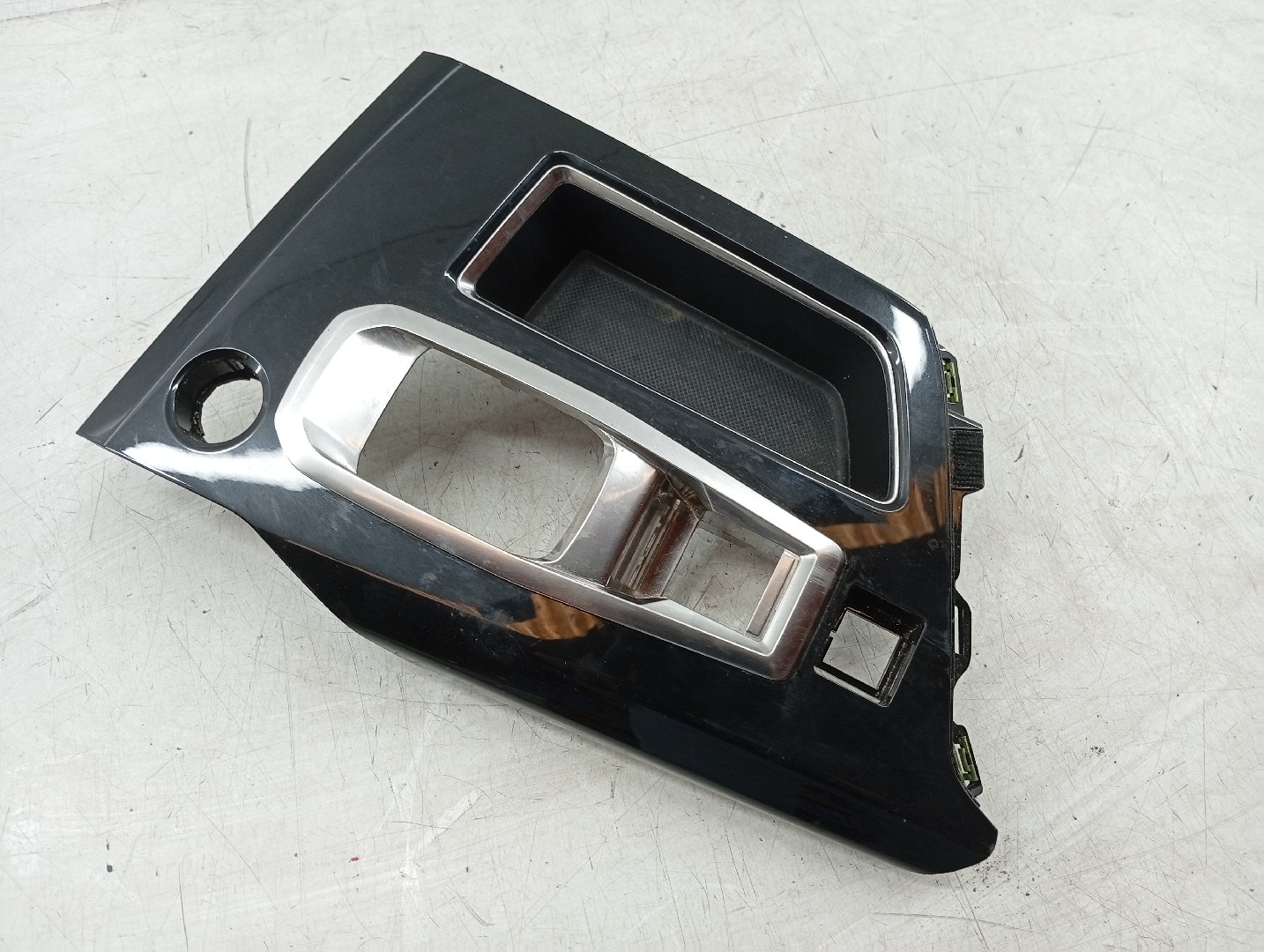 Moldura Consola Central PEUGEOT 3008 SUV (M_) | 16 -  Imagem-3