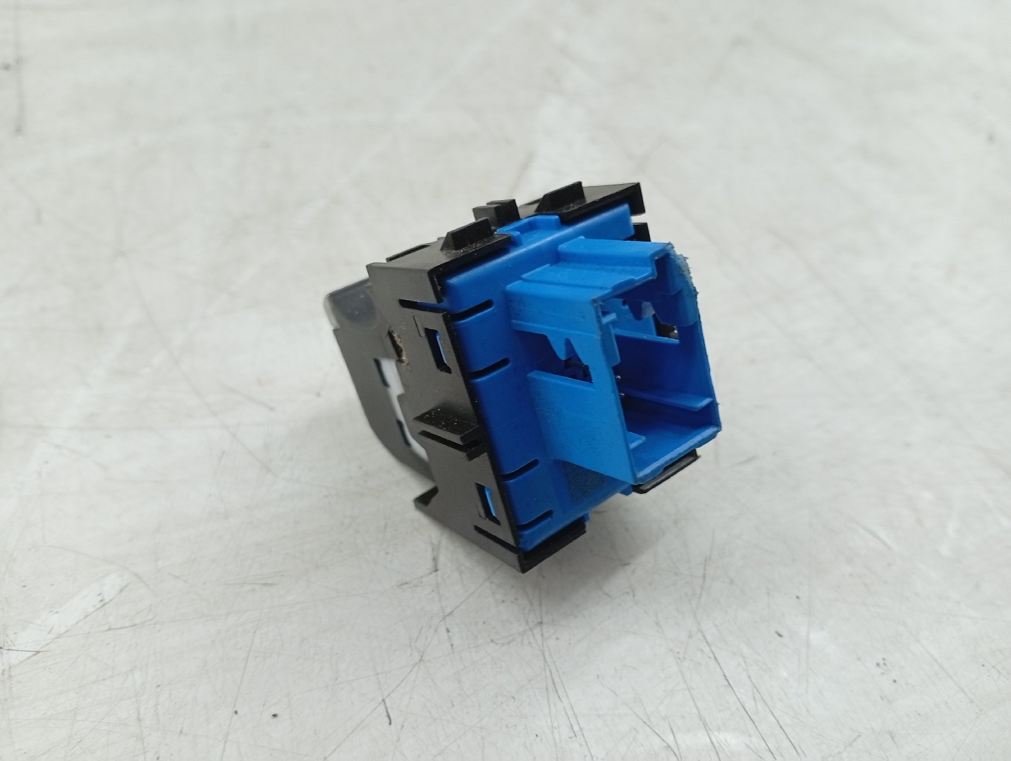 Botão de travão de parque PEUGEOT 3008 SUV (M_) | 16 -  Imagem-3