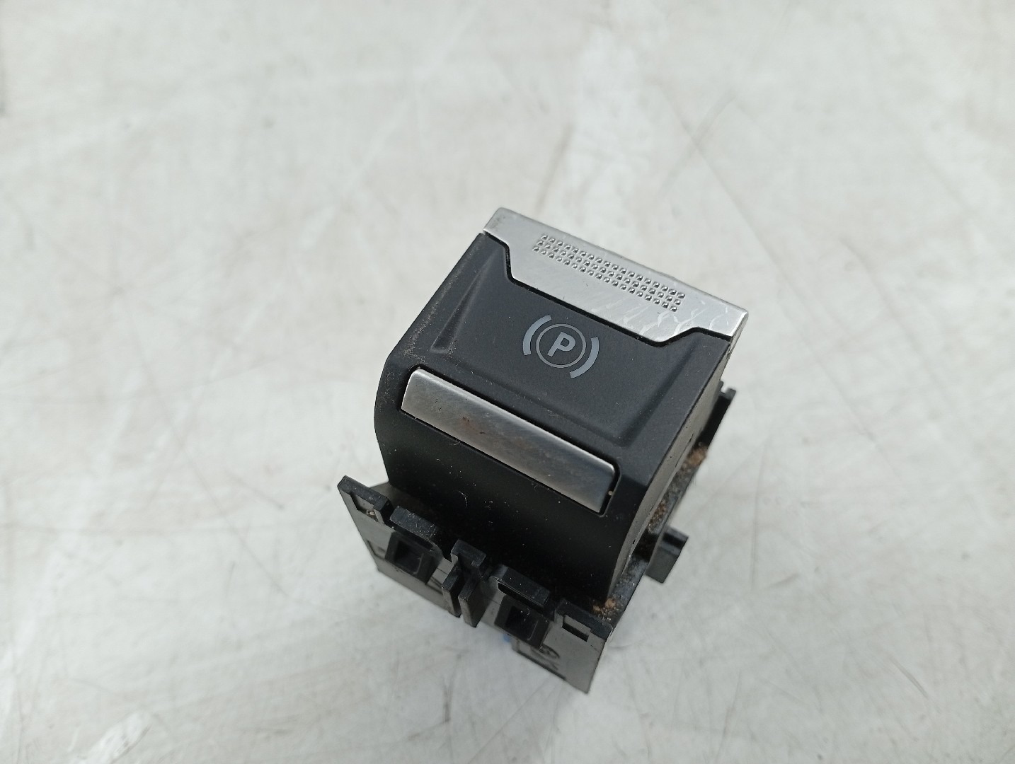 Botão de travão de parque PEUGEOT 3008 SUV (M_) | 16 -  Imagem-4