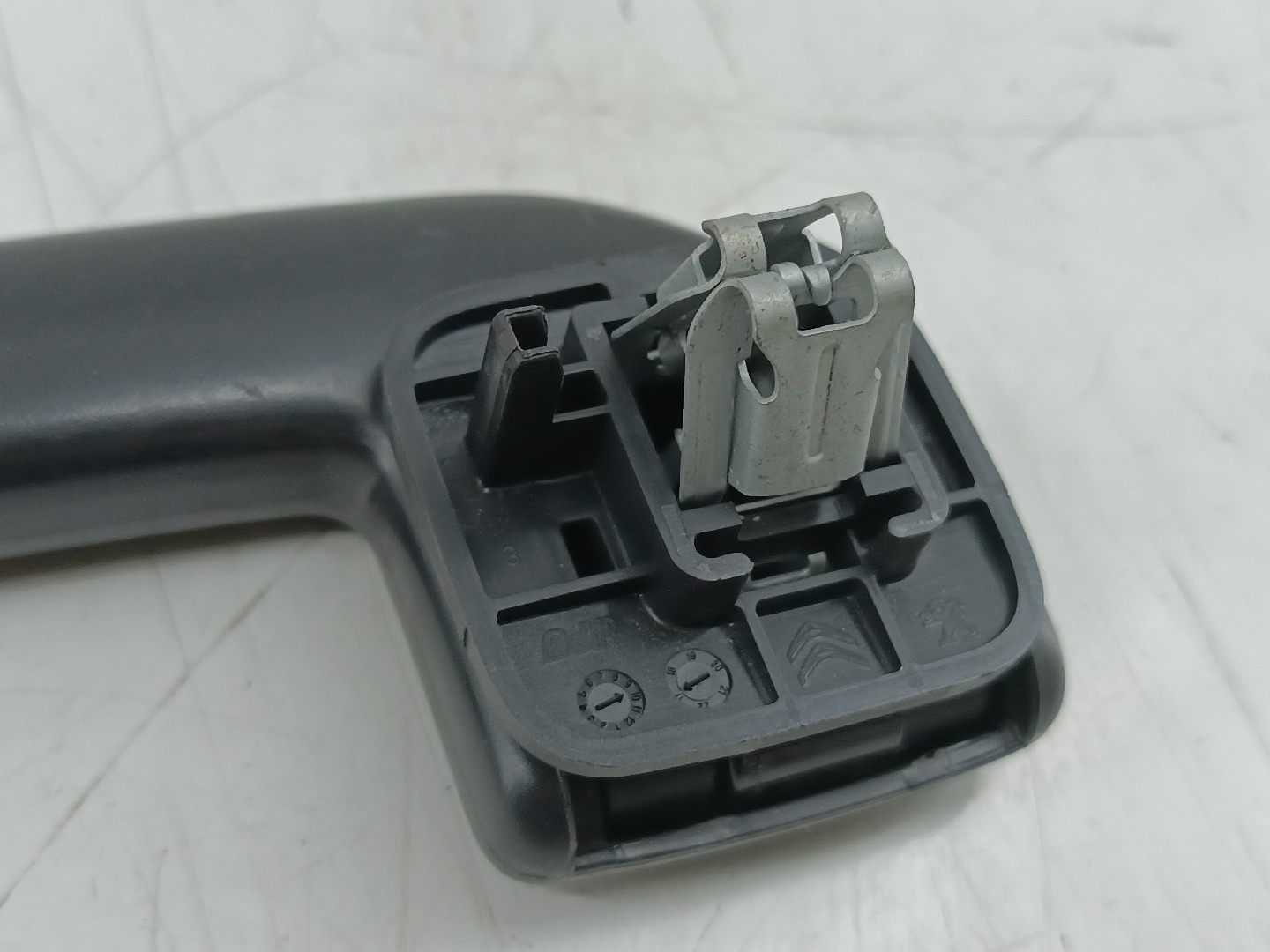 Pega PEUGEOT 2008 II (U_) | 19 -  Imagem-1