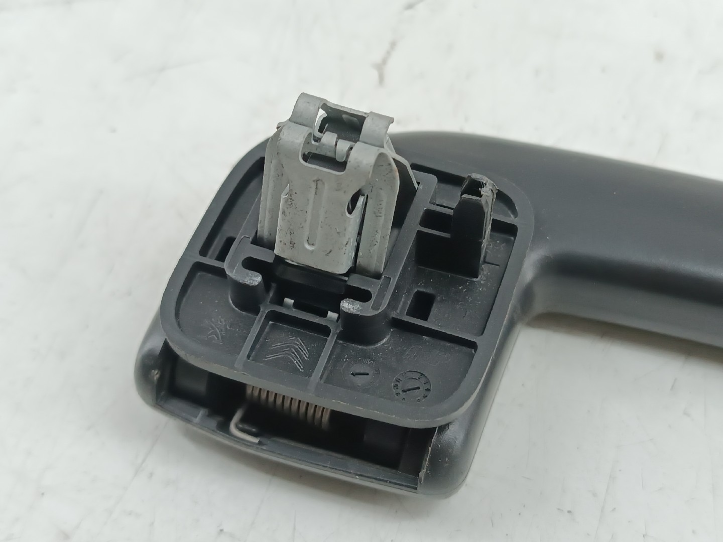 Pega PEUGEOT 2008 II (U_) | 19 -  Imagem-2