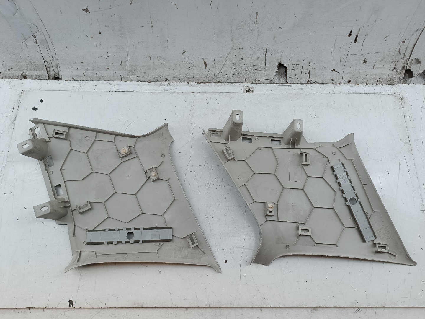 Moldura de pilar D VOLKSWAGEN GOLF IV (1J1) | 97 - 07