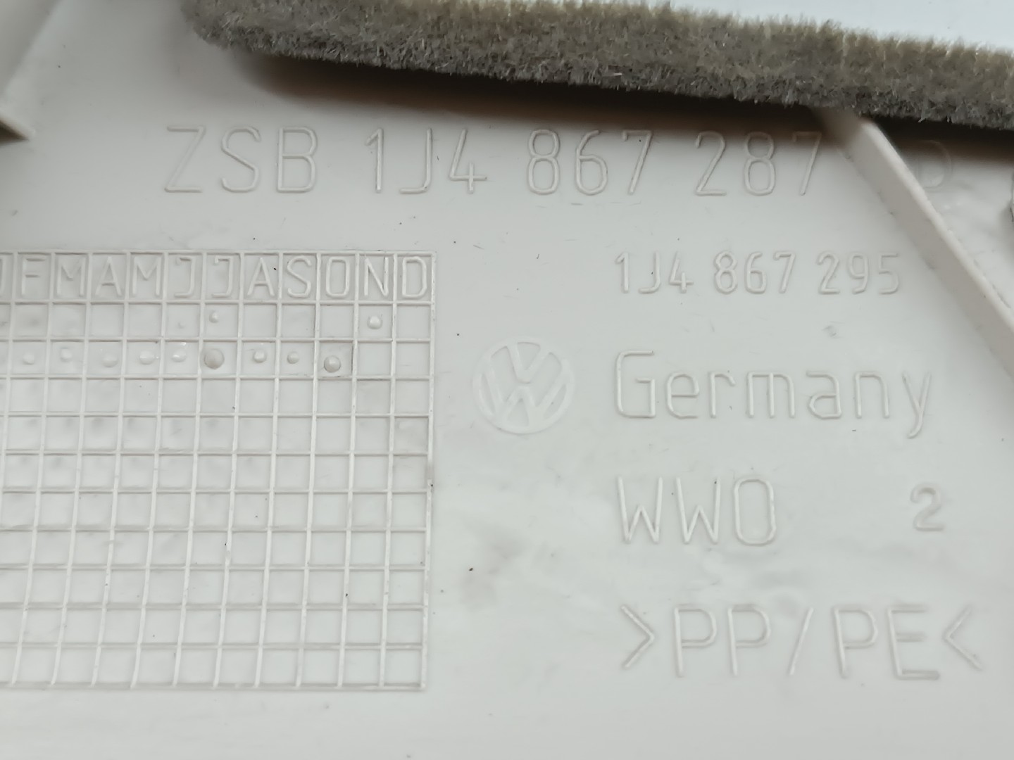 Moldura de pilar D VOLKSWAGEN GOLF IV (1J1) | 97 - 07 Imagem-4