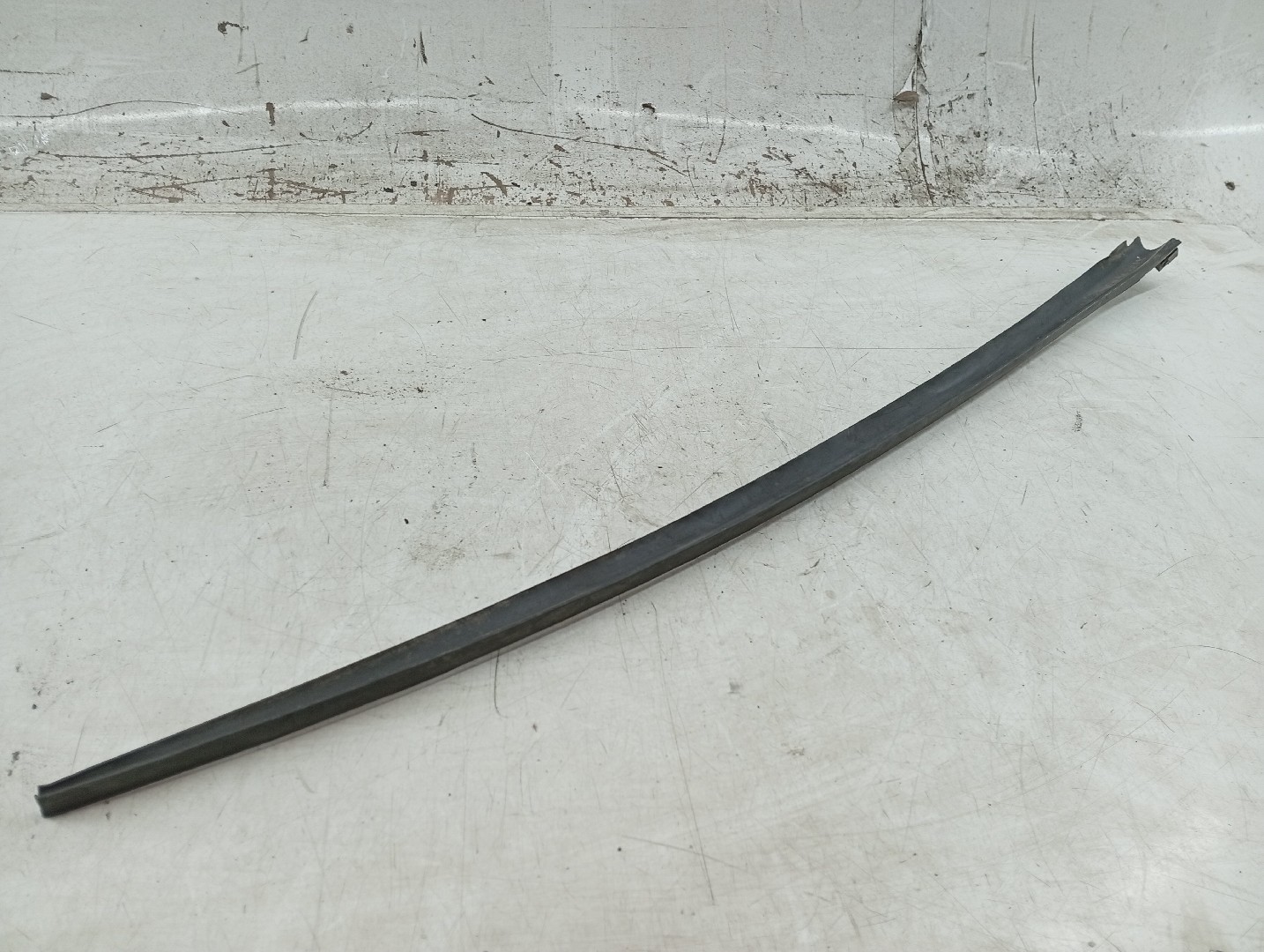 Acabamento de Para-brisas VOLKSWAGEN GOLF V (1K1) | 03 - 09