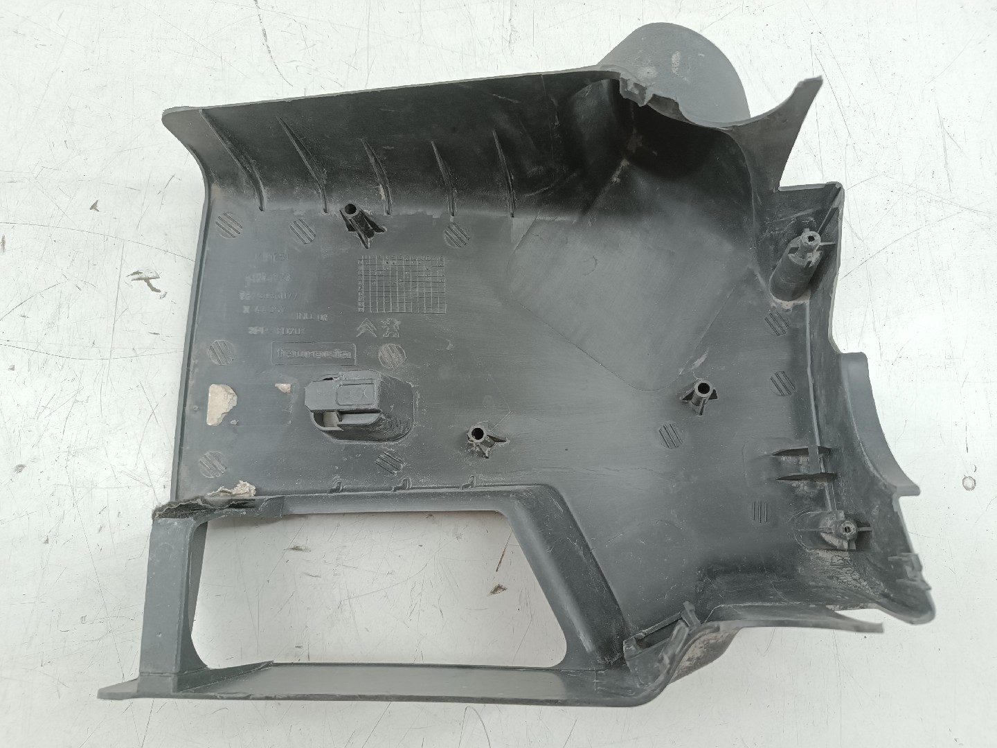 Revestimento da coluna de direção CITROEN C3 II (SC_) | 09 - 