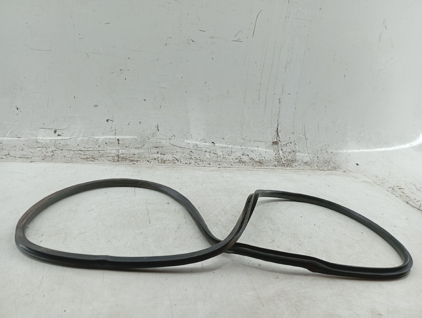 Borracha de Vidro HYUNDAI H-1 / STAREX Veículo multiuso (A1) | 97 -  Imagem-1