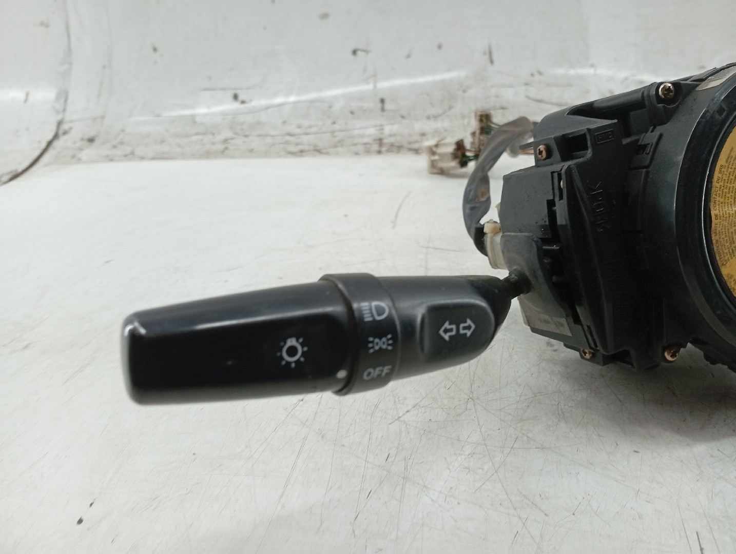 Comutador luzes,piscas,limp vidros e fita airbag HYUNDAI H-1 / STAREX Veículo multiuso (A1) | 97 -  Imagem-3