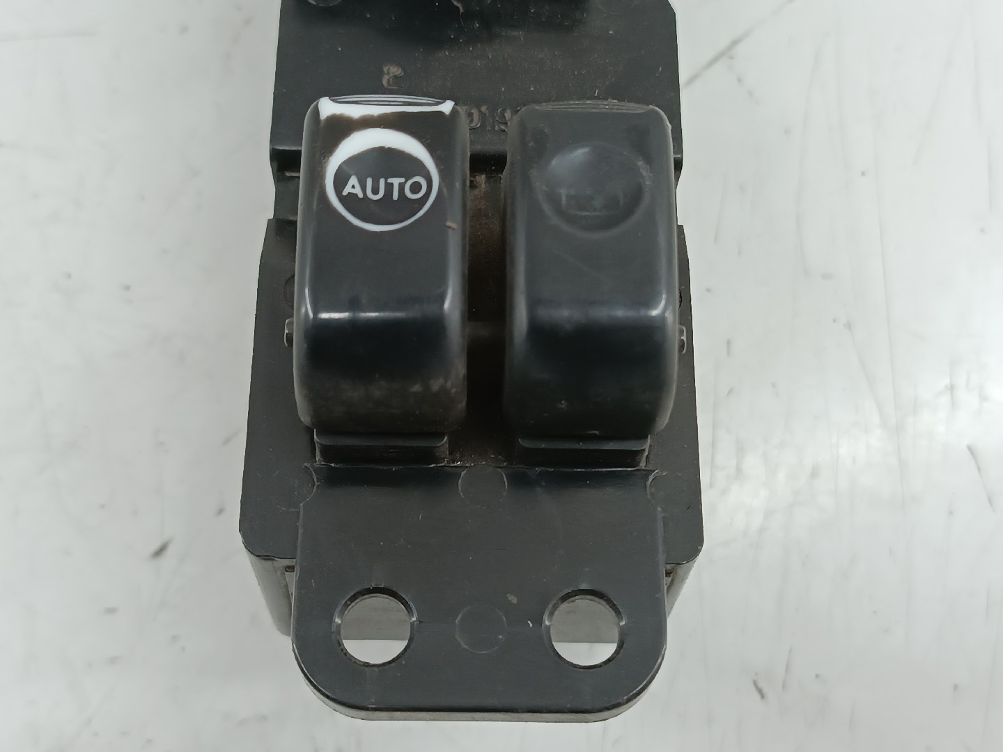 Comutador de vidro frente esquerdo HYUNDAI H-1 / STAREX Veículo multiuso (A1) | 97 -  Imagem-3