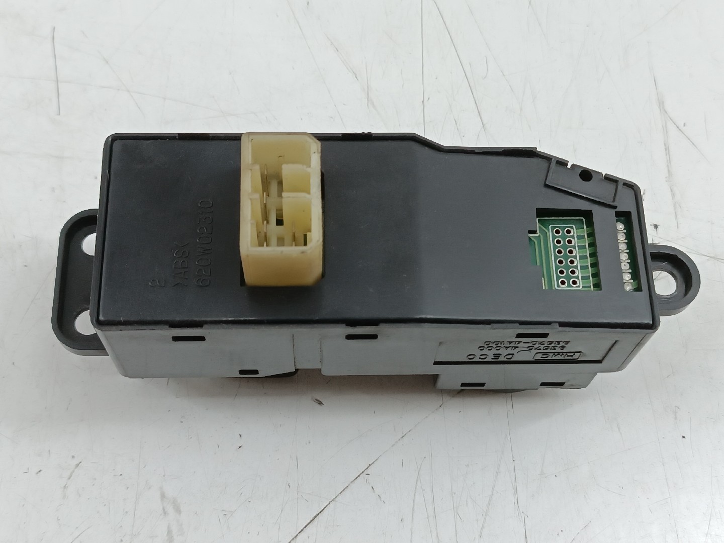 Comutador de vidro frente esquerdo HYUNDAI H-1 / STAREX Veículo multiuso (A1) | 97 - 