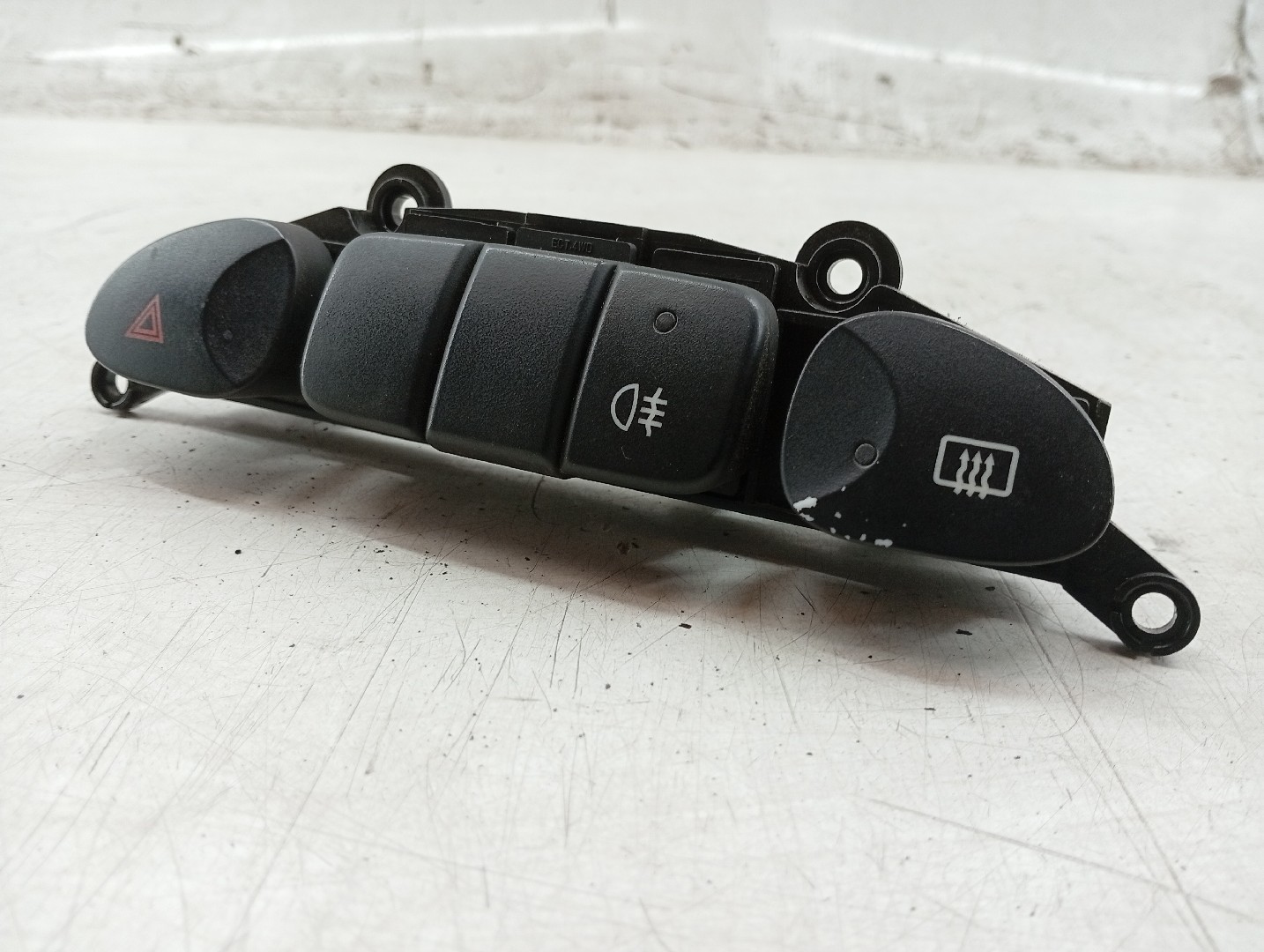 Conjunto de botões do tablier HYUNDAI H-1 / STAREX Veículo multiuso (A1) | 97 -  Imagem-1