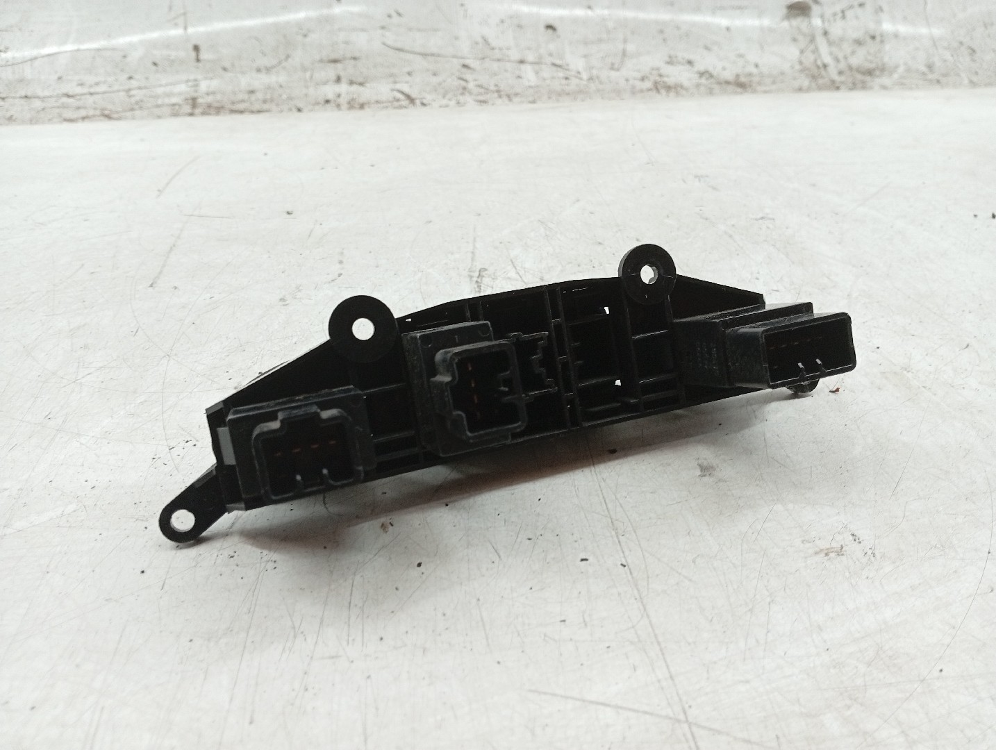 Conjunto de botões do tablier HYUNDAI H-1 / STAREX Veículo multiuso (A1) | 97 -  Imagem-3