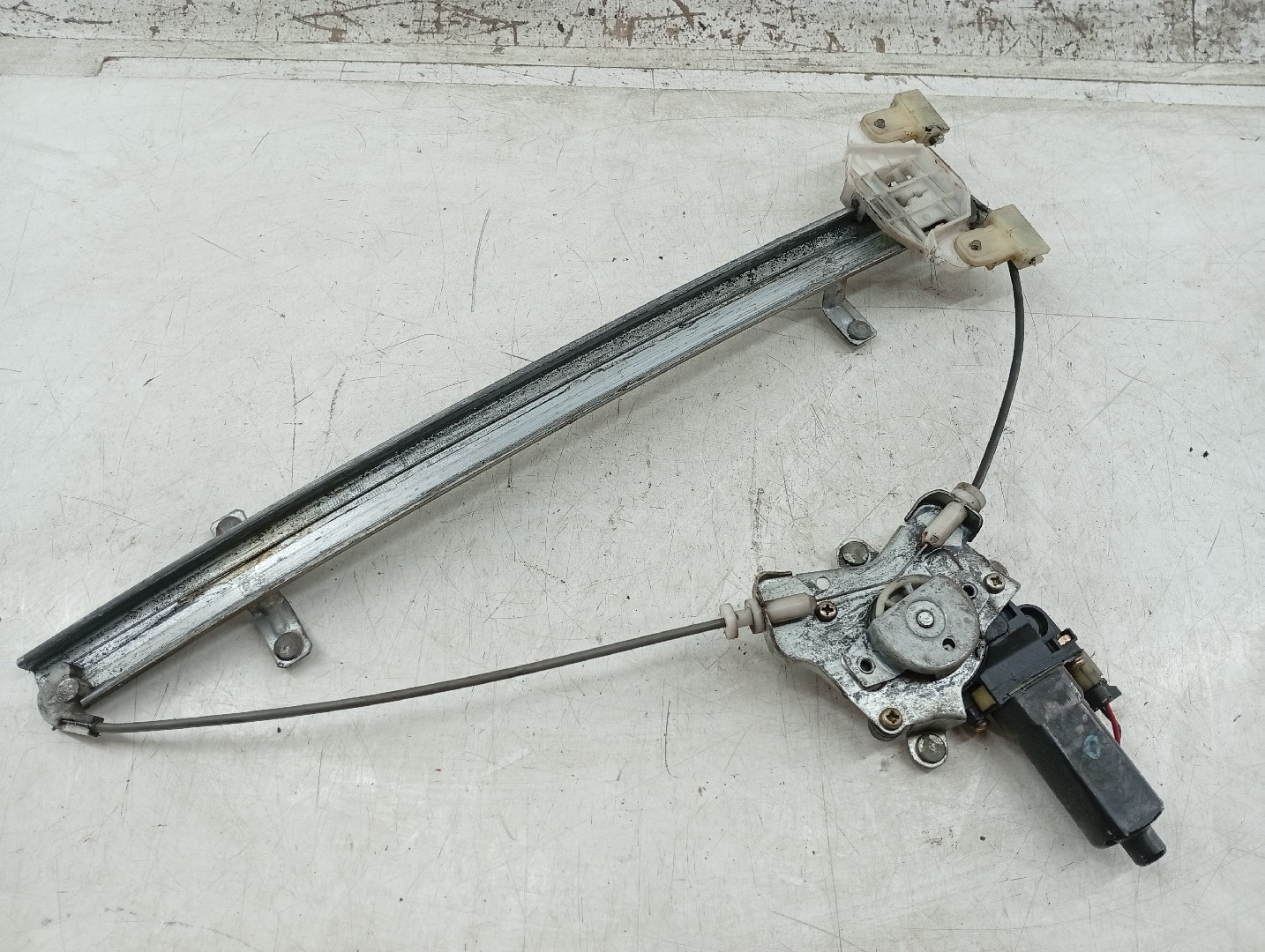 Motor e elevador de vidro frente direito HYUNDAI H-1 / STAREX Veículo multiuso (A1) | 97 -  Imagem-2