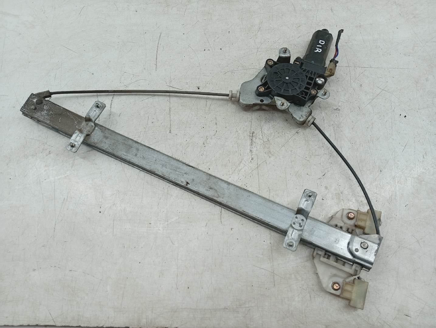 Motor e elevador de vidro frente direito HYUNDAI H-1 / STAREX Veículo multiuso (A1) | 97 - 