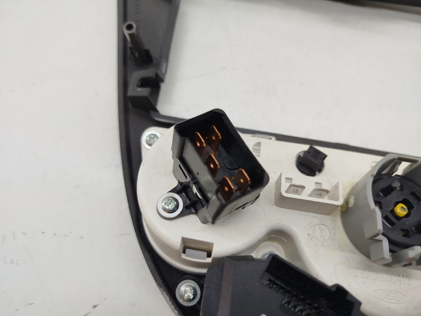 Comando da Sofagem FORD FOCUS (DAW, DBW) | 98 - 09 Imagem-5