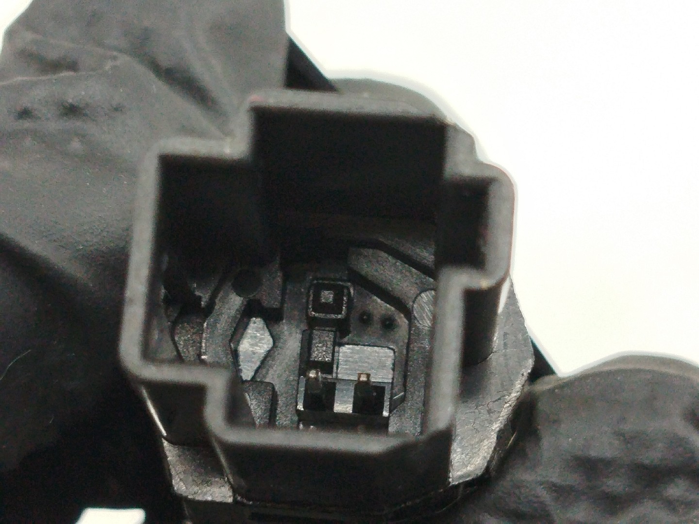 Botão de abertura da mala FORD FOCUS (DAW, DBW) | 98 - 09 Imagem-2