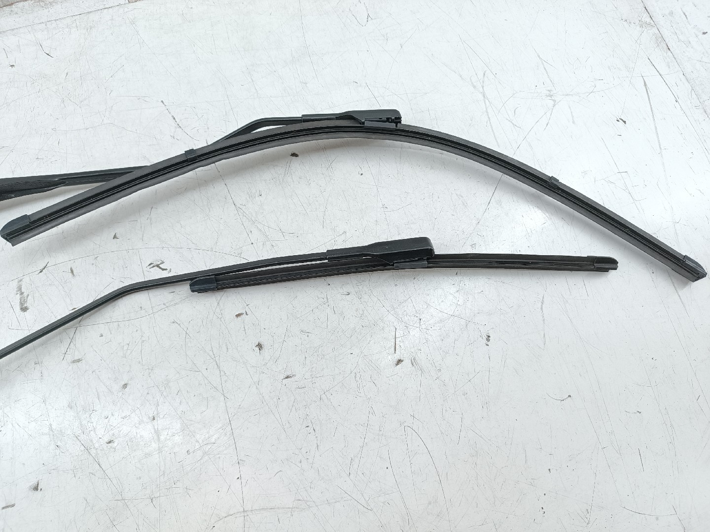 Braços das escovas frente RENAULT CAPTUR I (J5_, H5_) | 13 -  Imagem-1