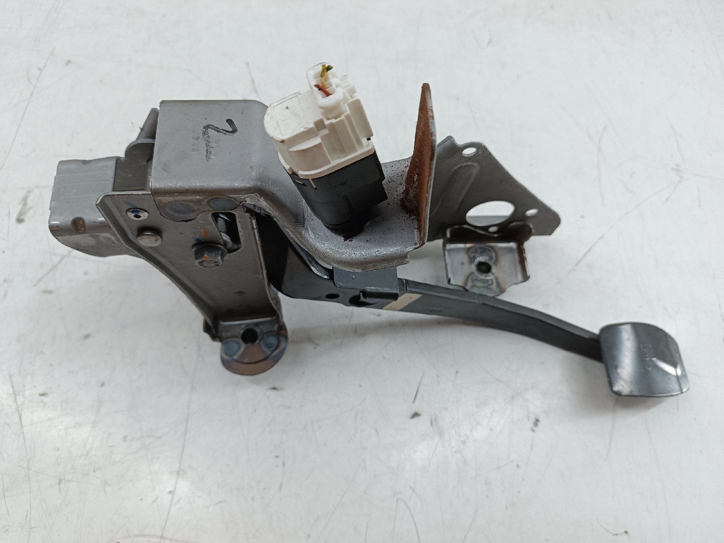 Pedal de travão RENAULT CAPTUR I (J5_, H5_) | 13 - 