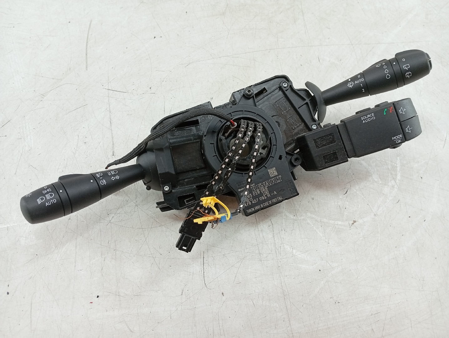 Comutador luzes,piscas,limp vidros e fita airbag RENAULT CAPTUR I (J5_, H5_) | 13 - 