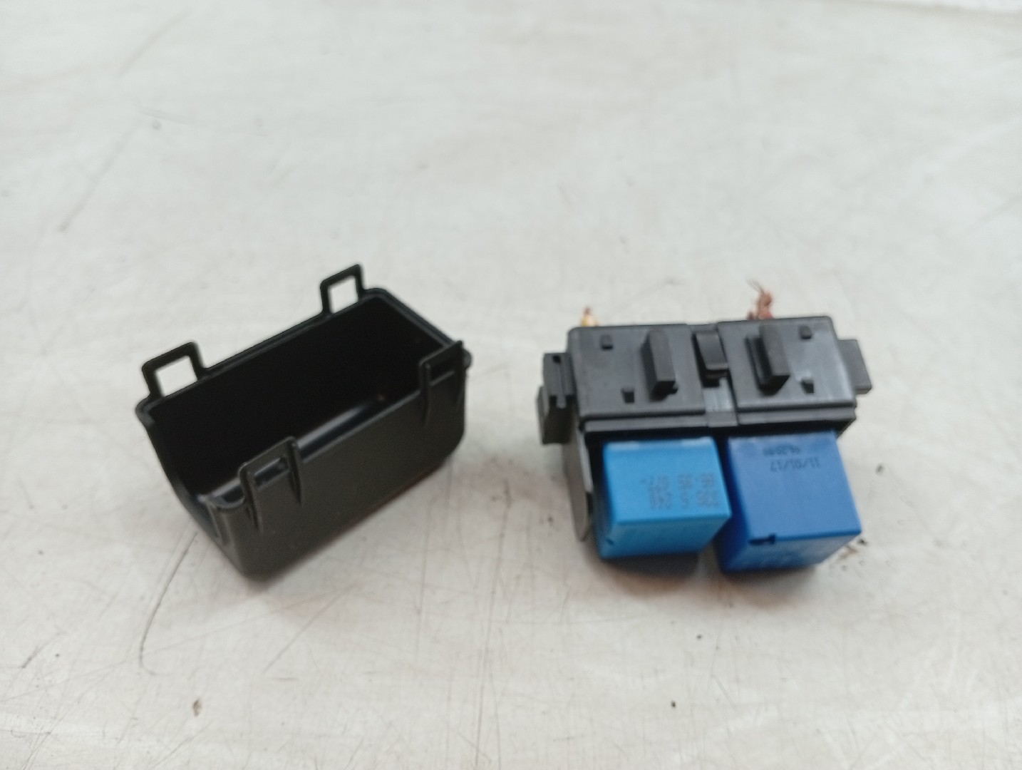 Módulos de relés RENAULT CAPTUR I (J5_, H5_) | 13 -  Imagem-1