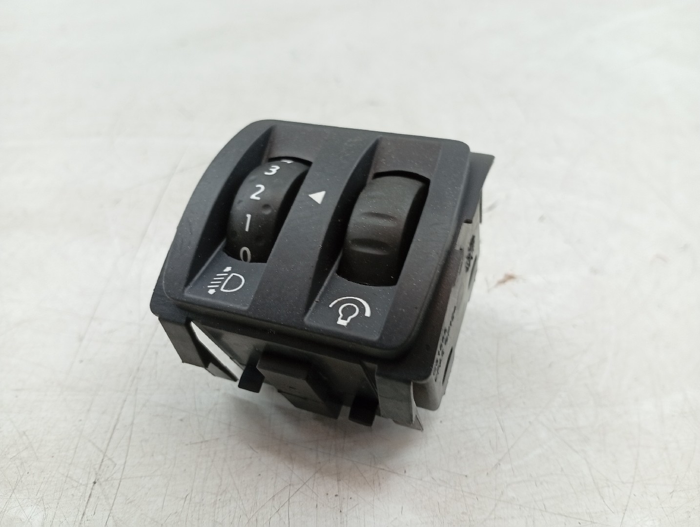 Regulador de luzes RENAULT CAPTUR I (J5_, H5_) | 13 - 