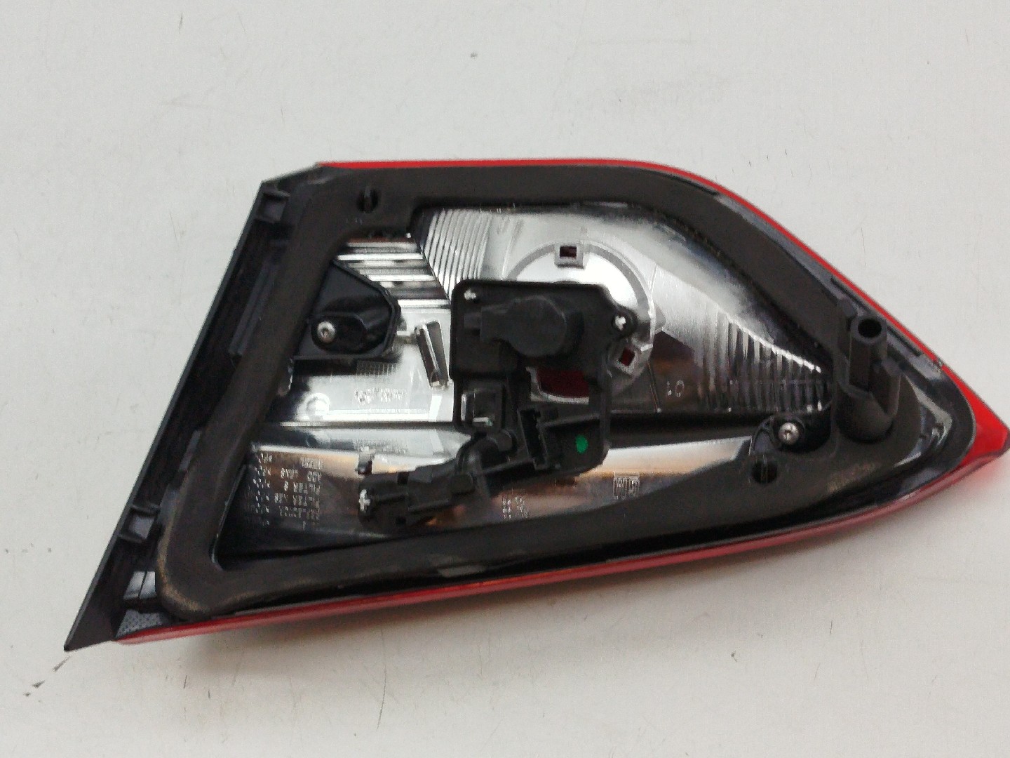 Farolim da Mala Esquerdo OPEL CROSSLAND X (P17) | 17 -  Imagem-3