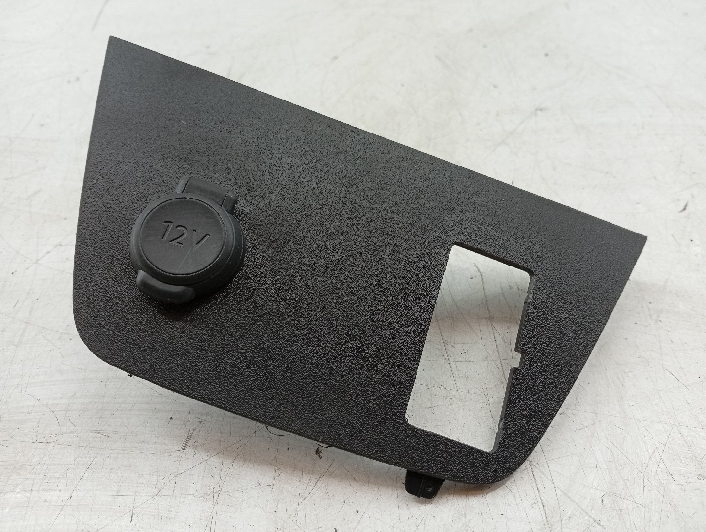 Tomada 12V OPEL CROSSLAND X (P17) | 17 -  Imagem-2