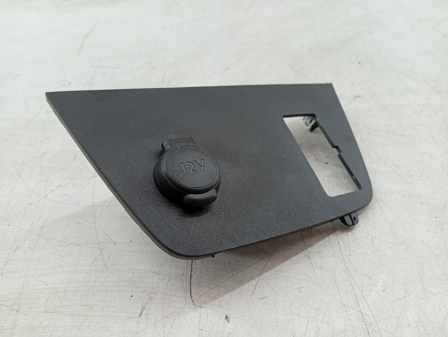 Tomada 12V OPEL CROSSLAND X (P17) | 17 -  Imagem-3