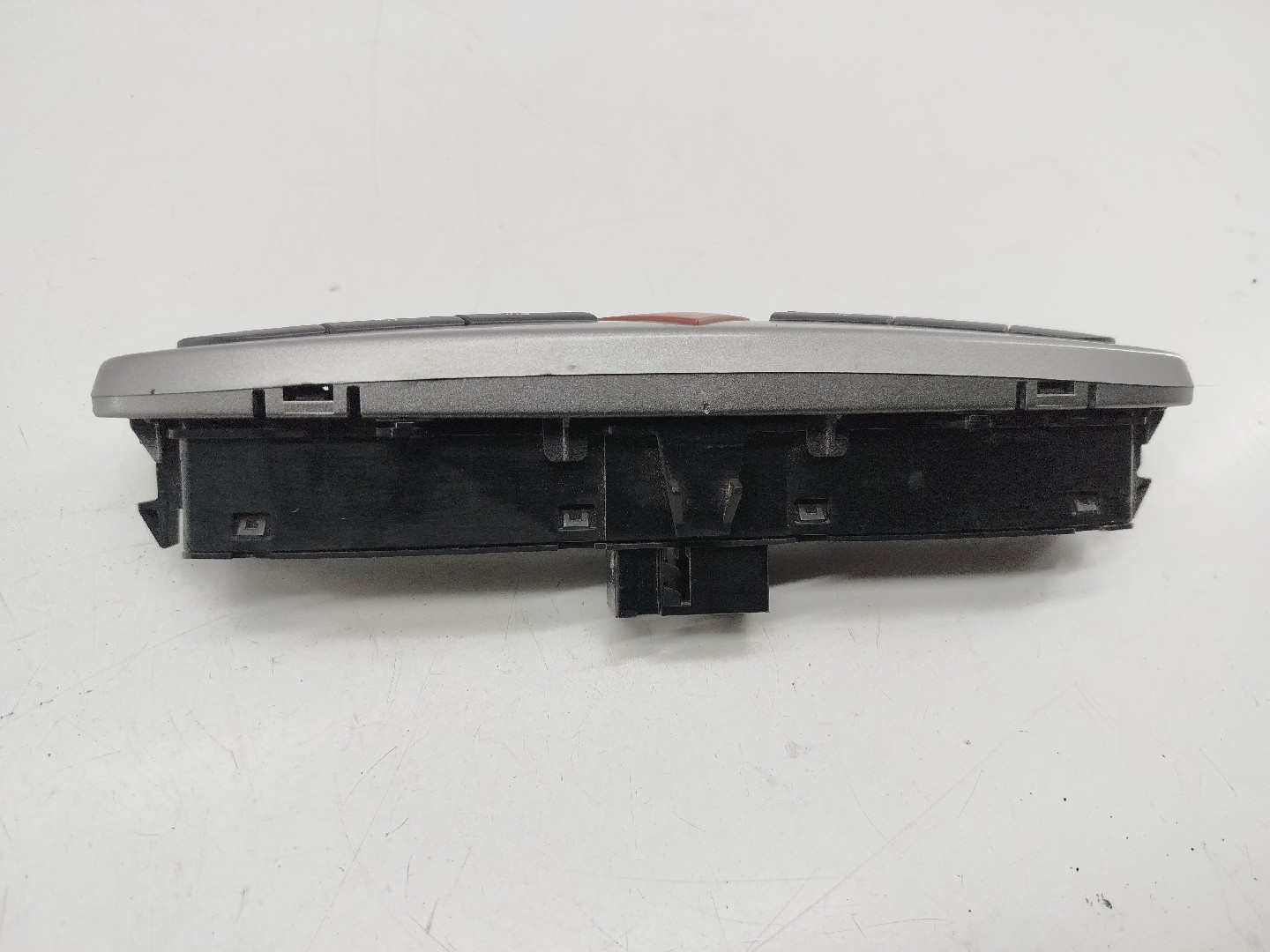 Botão dos 4 piscas PEUGEOT 308 I (4A_, 4C_) | 07 - 16 Imagem-2