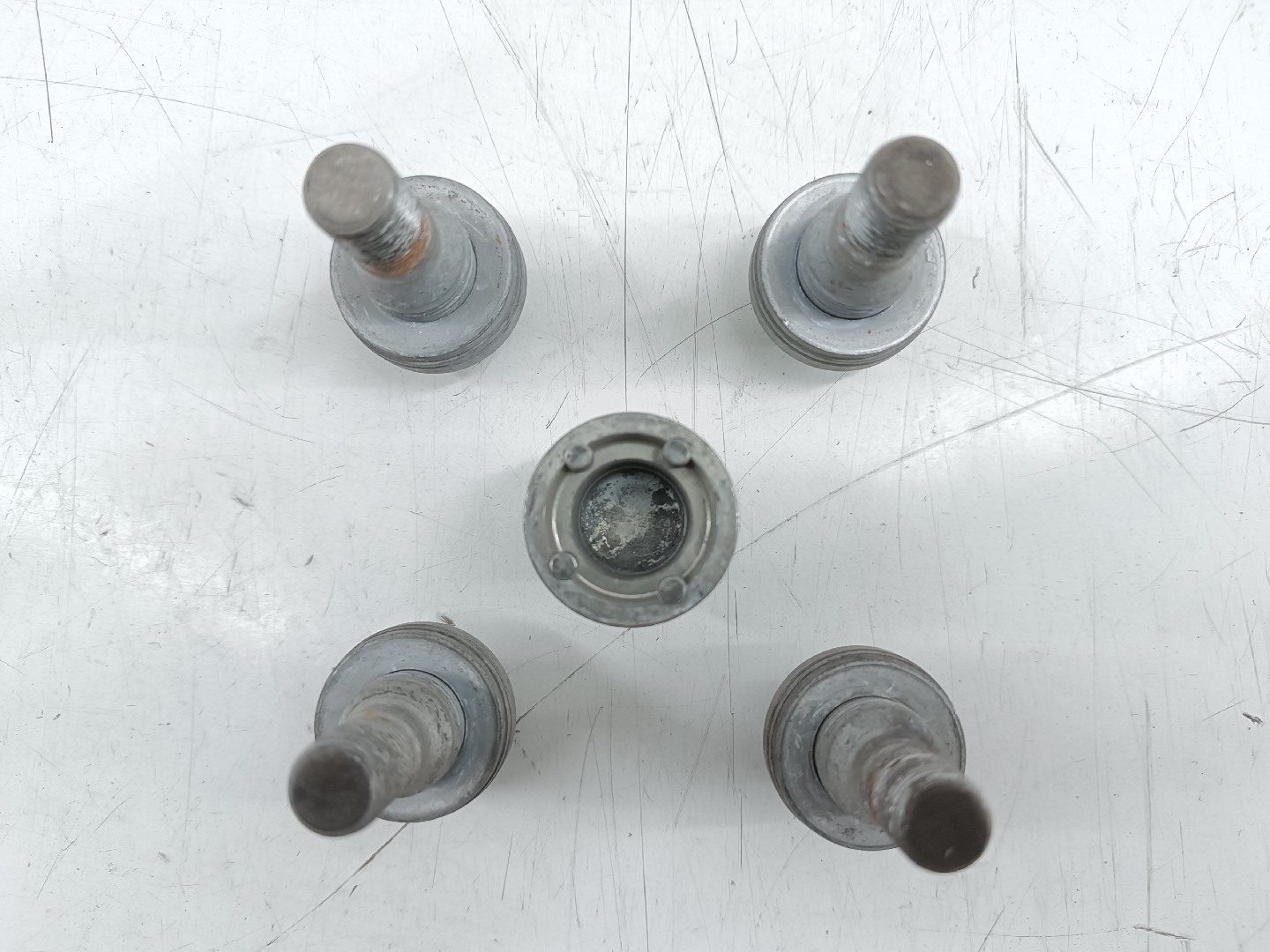 Kit pernos anti-roubo OPEL CROSSLAND X (P17) | 17 - 