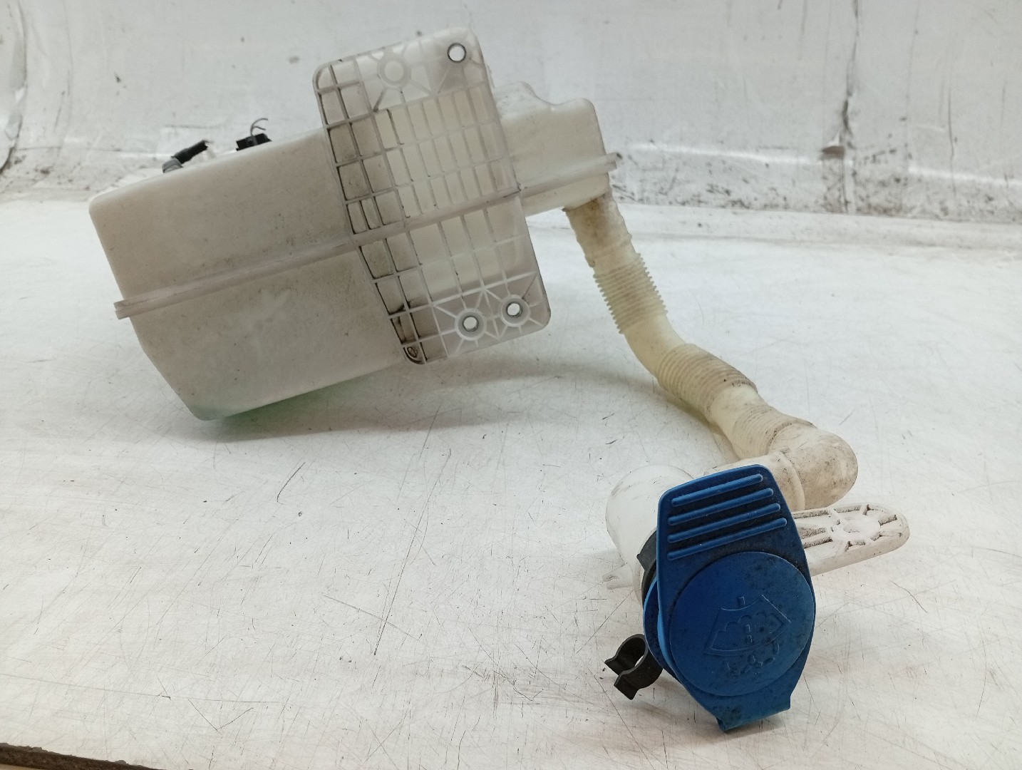 Reservatório de água do limpa para-brisas VOLKSWAGEN EOS (1F7, 1F8) | 06 - 15 Imagem-1