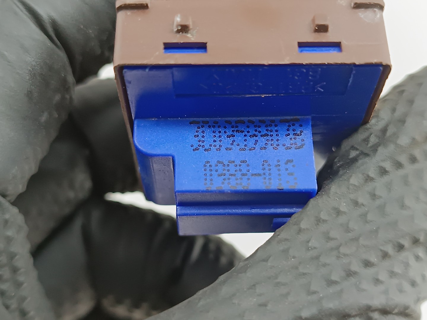 Botão de abertura da tampa do combustível VOLKSWAGEN EOS (1F7, 1F8) | 06 - 15 Imagem-2