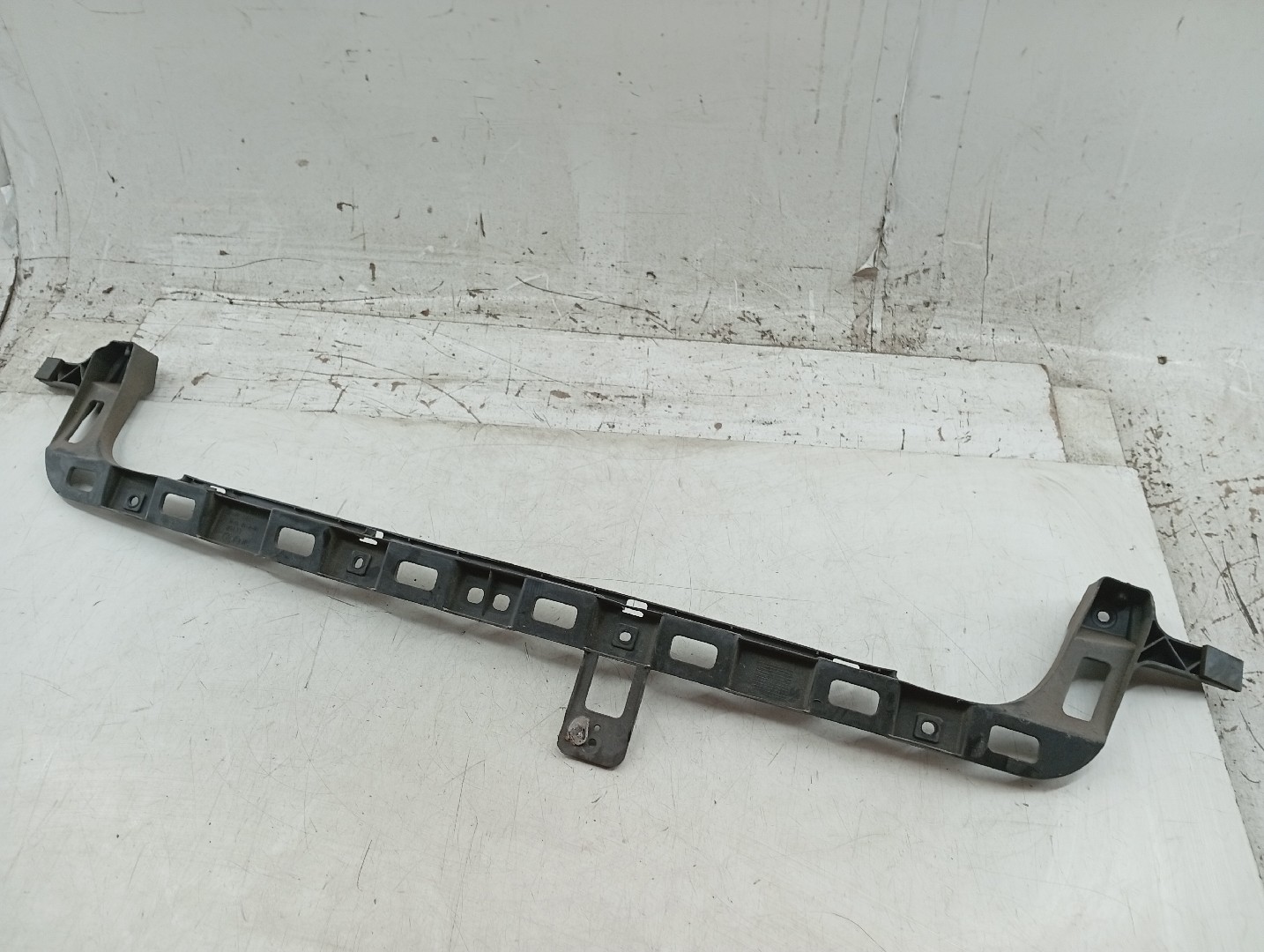 Guia central de para-choques VOLKSWAGEN EOS (1F7, 1F8) | 06 - 15 Imagem-1