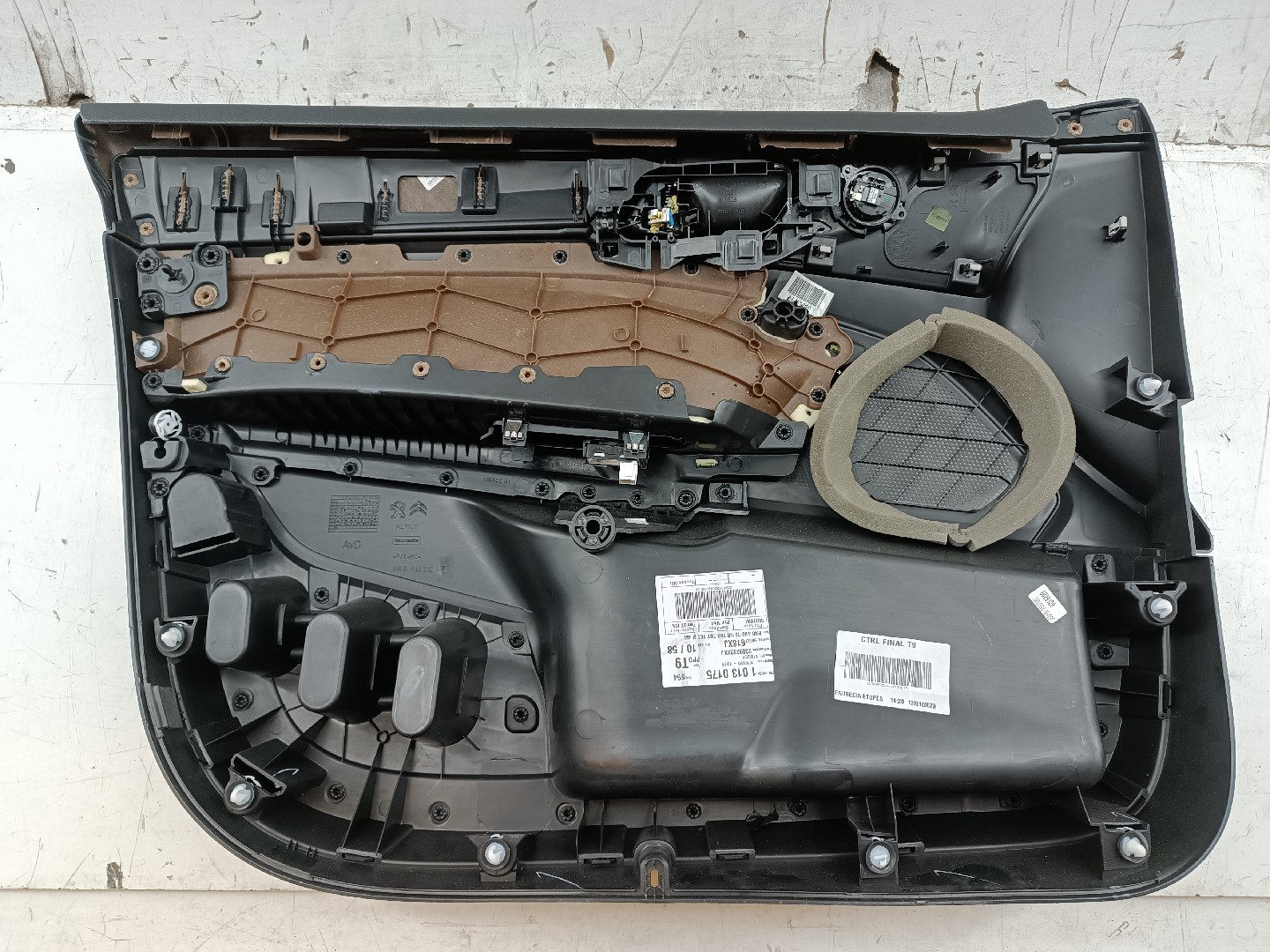 Quartela de porta frente direita PEUGEOT 308 II | 13 - 