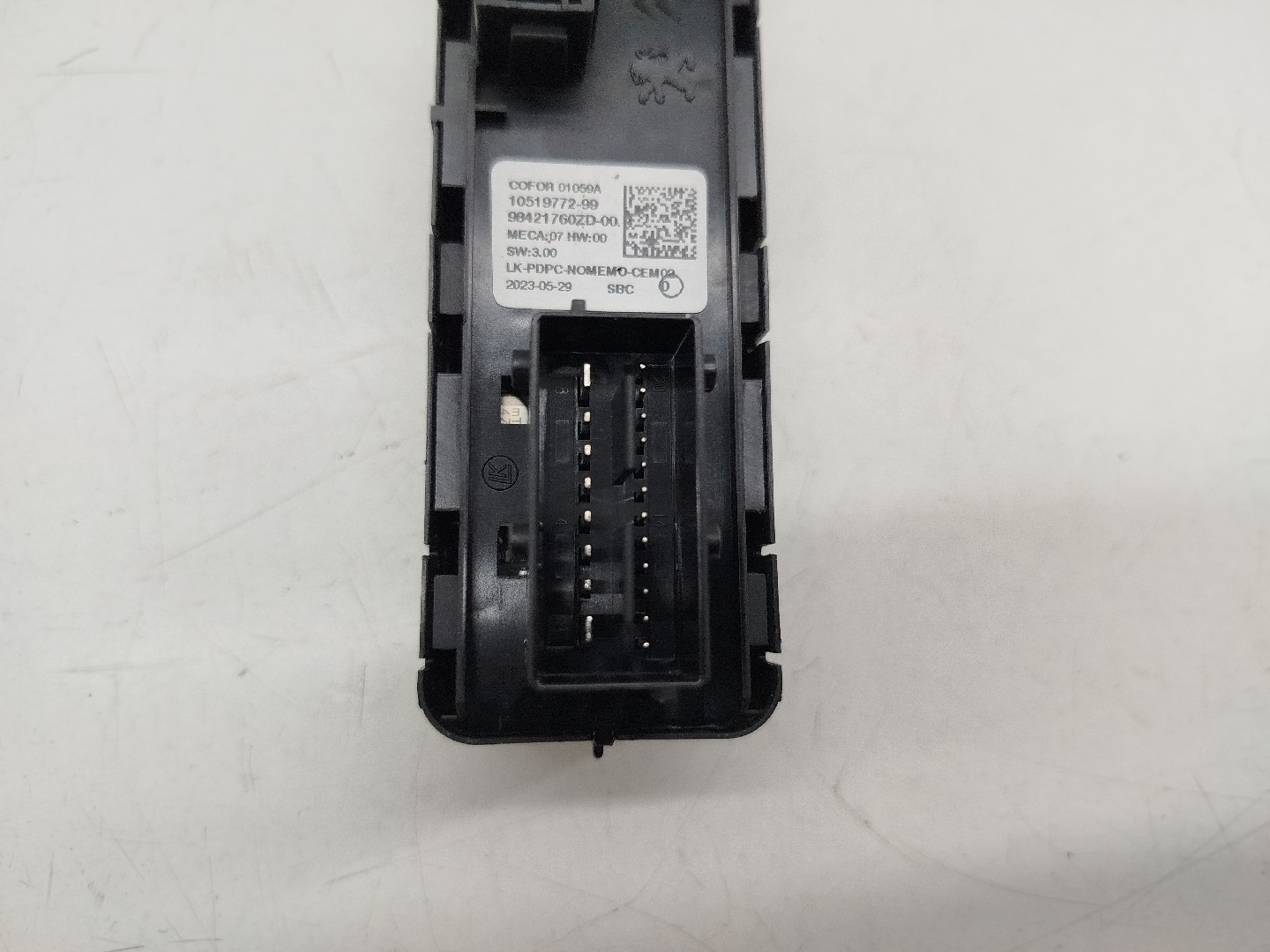 Comutador de vidro frente esquerdo CITROEN C3 AIRCROSS II (2R_, 2C_) | 17 -  Imagem-4