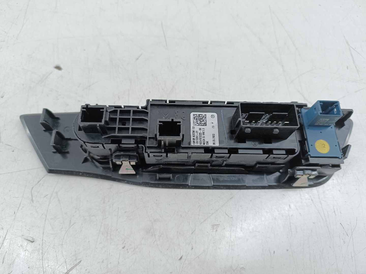 Comutador de vidro frente esquerdo PEUGEOT 308 III