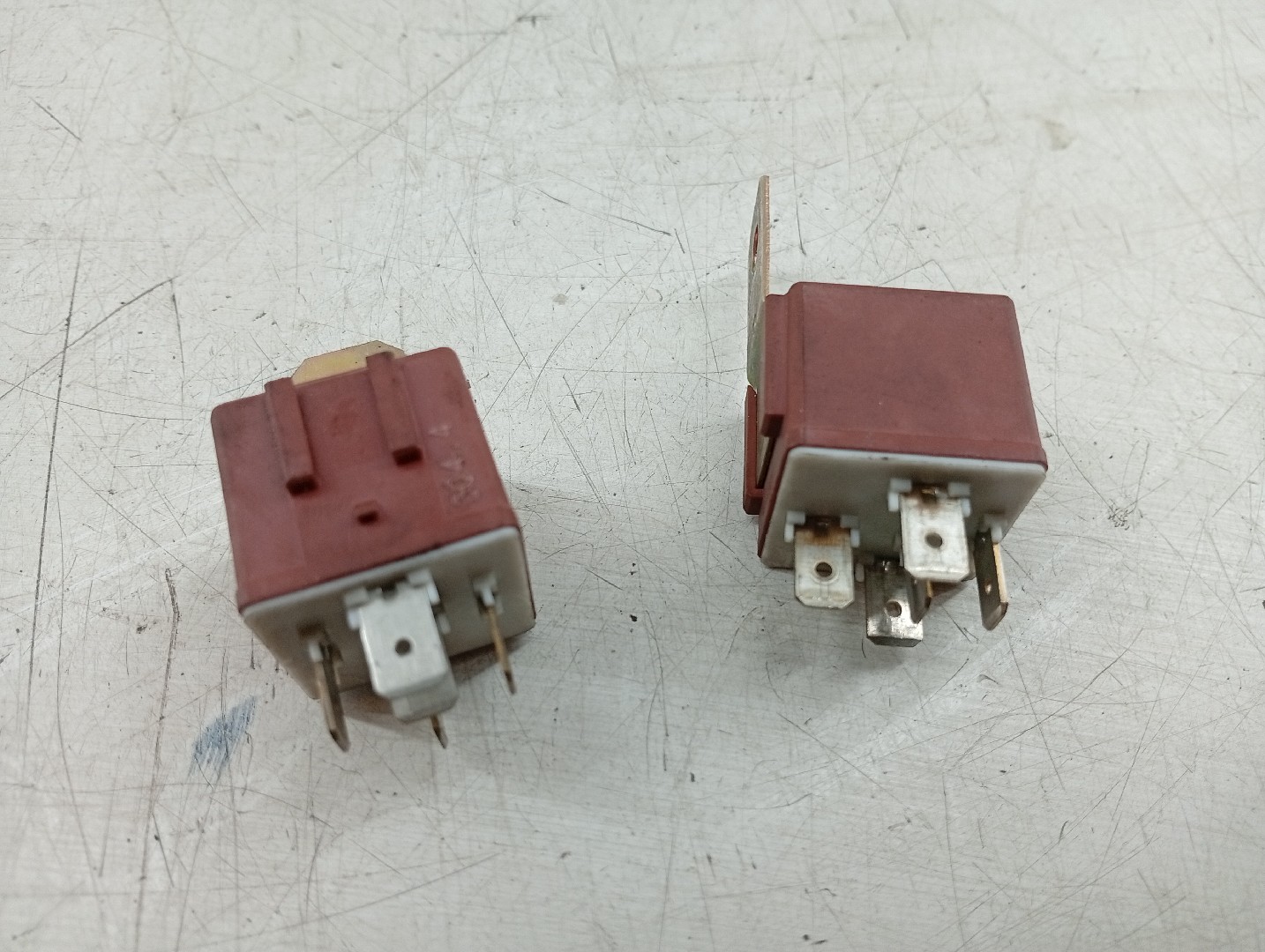 Módulos de relés RENAULT LAGUNA I (B56_, 556_) | 93 - 02 Imagem-2