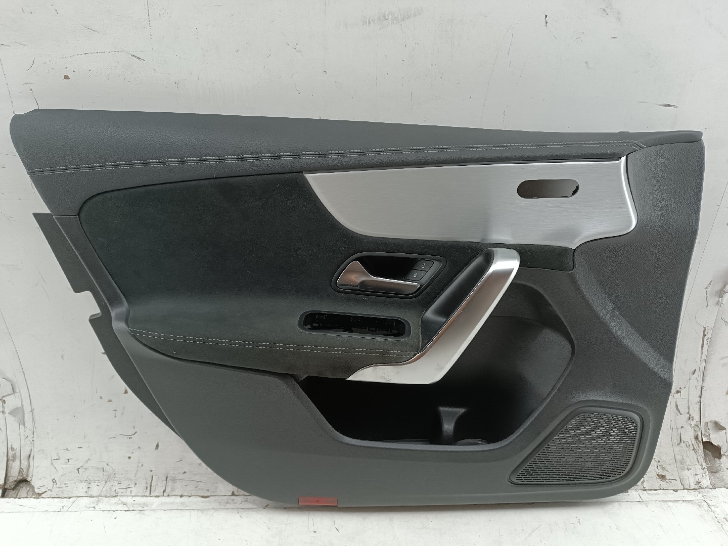 Quartela de porta frente esquerda MERCEDES-BENZ A-CLASS (W177) | 18 -  Imagem-8