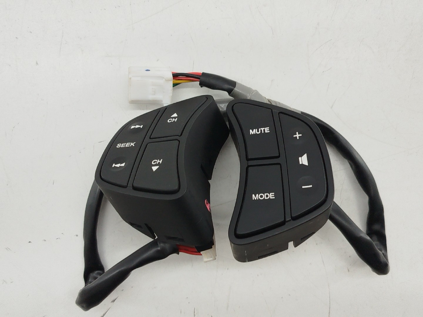 Comandos do Volante KIA CEED Hatchback (ED) | 06 - 12