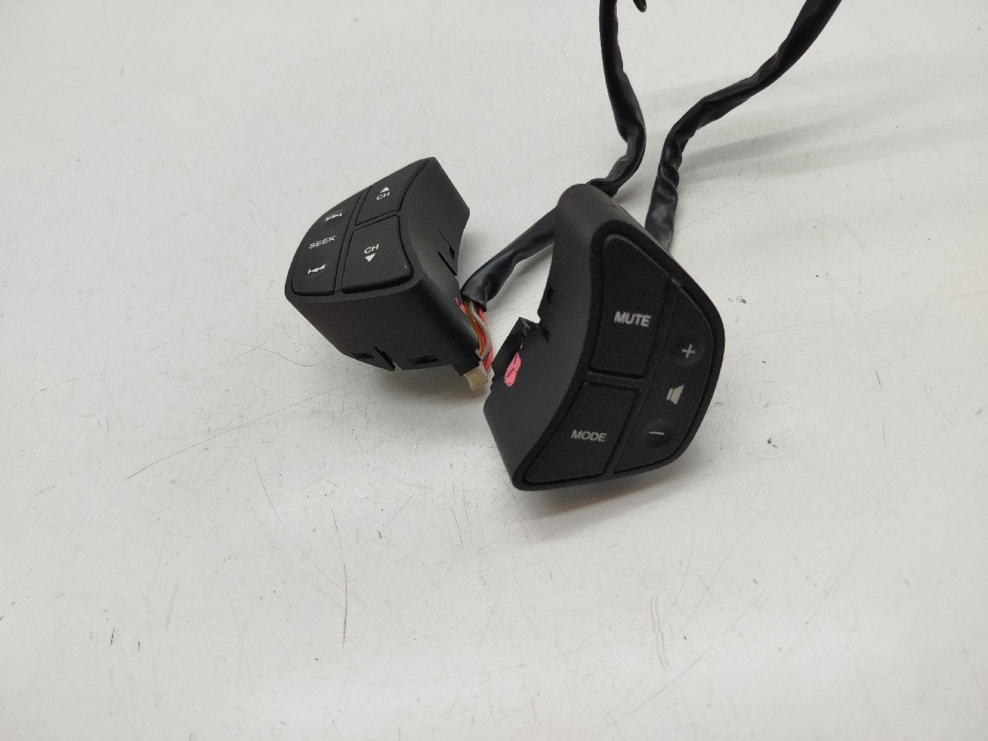 Comandos do Volante KIA CEED Hatchback (ED) | 06 - 12 Imagem-4