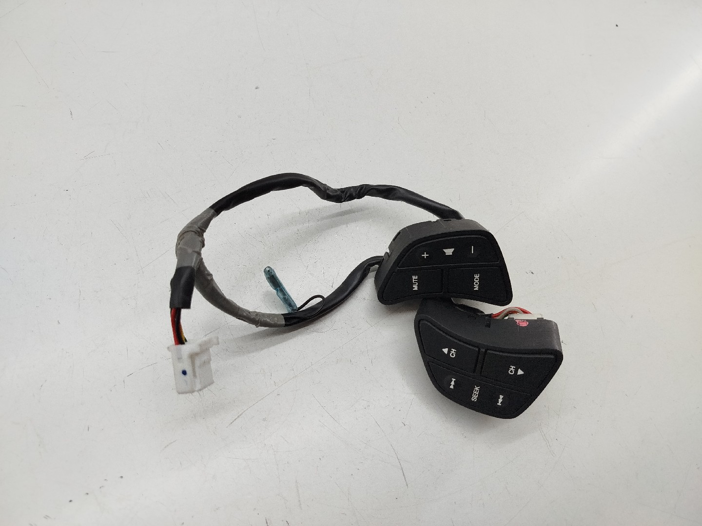 Comandos do Volante KIA CEED Hatchback (ED) | 06 - 12 Imagem-5