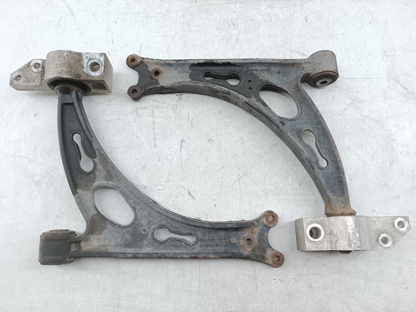 Braços de suspensão esquerdo e direito VOLKSWAGEN EOS (1F7, 1F8) | 06 - 15